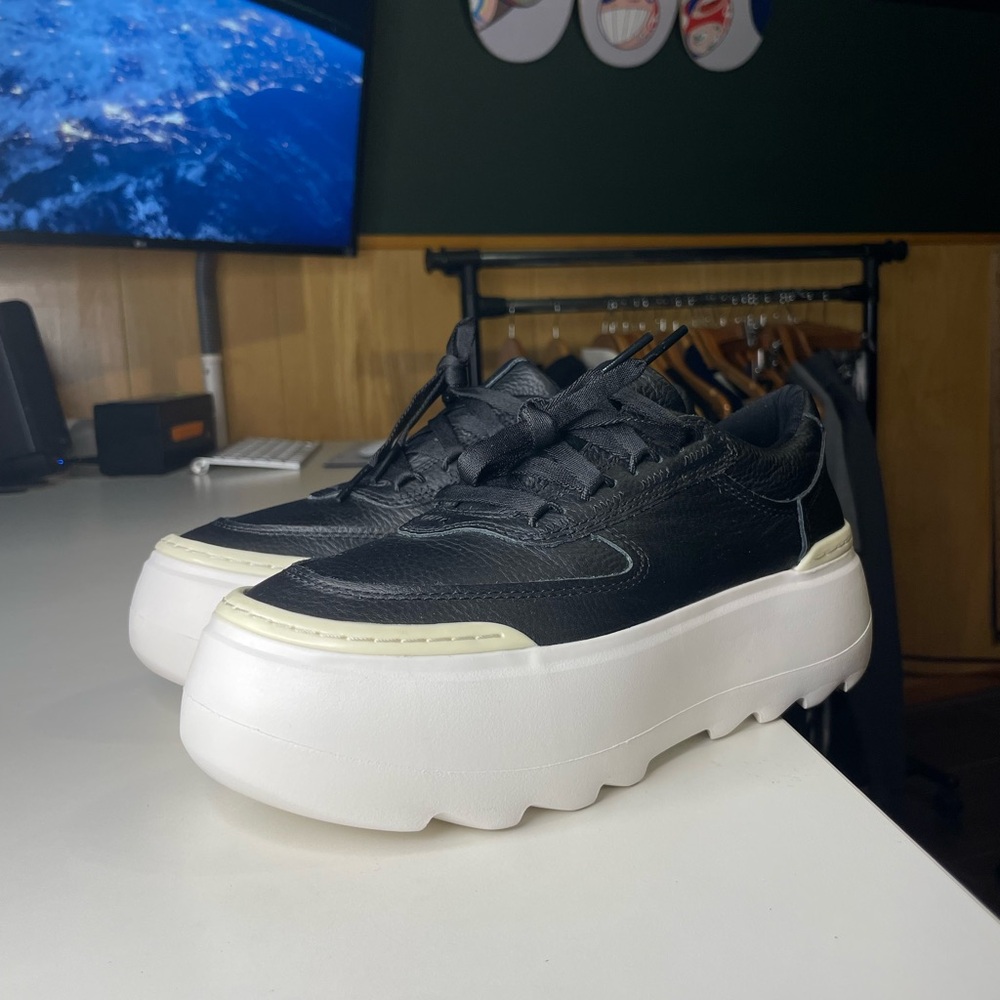 UGG BLACK LEATHER MARIN MEGA LACE 2 1/4' PLATFORM SNEAKERS, US 7.5